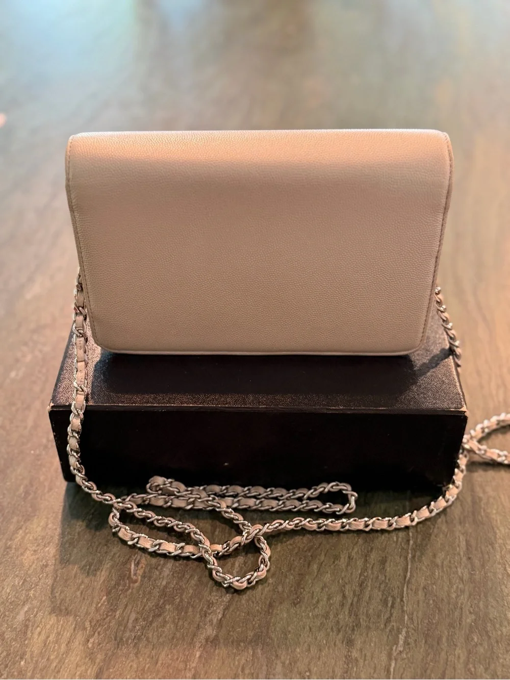 CHANEL Silver Caviar Leather Crossbody Wallet with Silver Chain